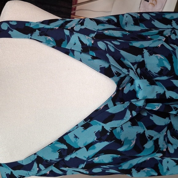 Halston dressy tank top Large - Picture 2 of 4